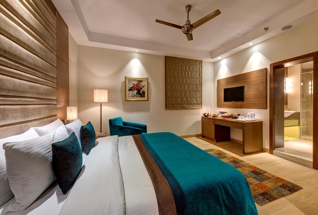The Astor Hotel Kolkata Phòng bức ảnh